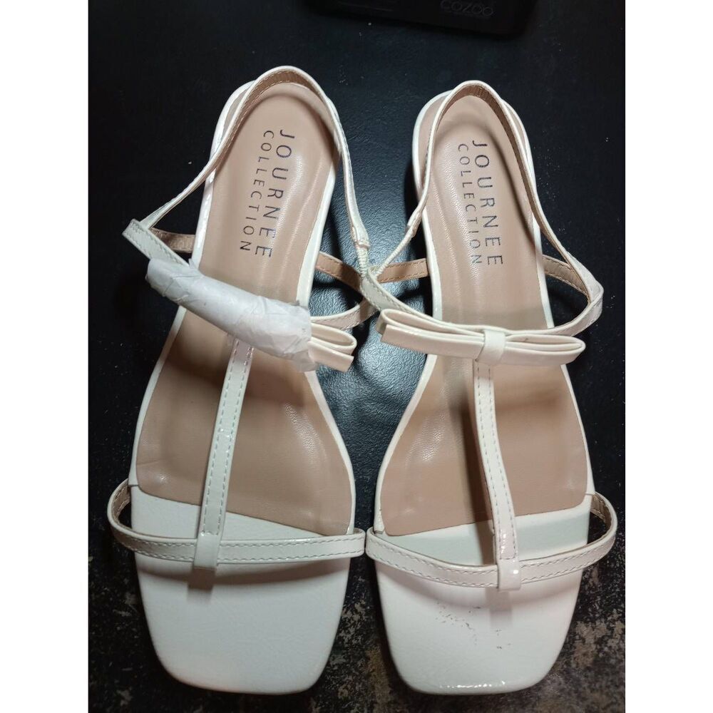 Journee Collection Shoes Ladies 6.5 White Sandal Flat Comfort‎ Foam